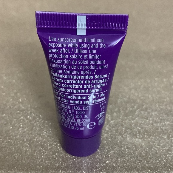 π2/$28 or 3/$38π NEW Clinique Smart Clinical Repair (Wrinkle Correcting Serum) - Picture 3 of 10